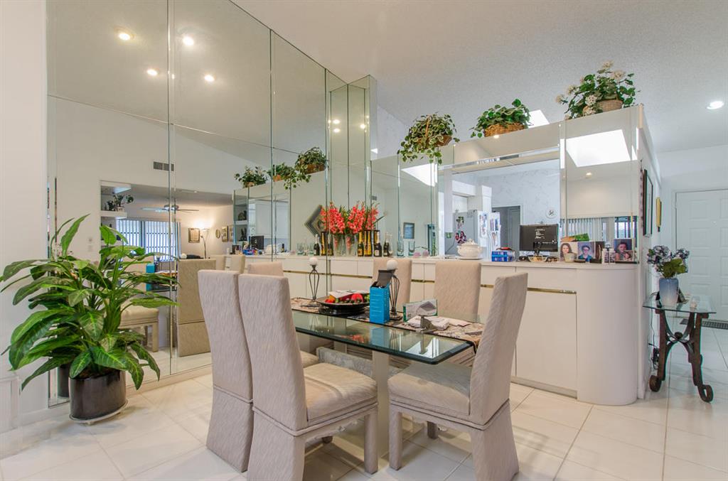 HUNTINGTON POINTE - Residential