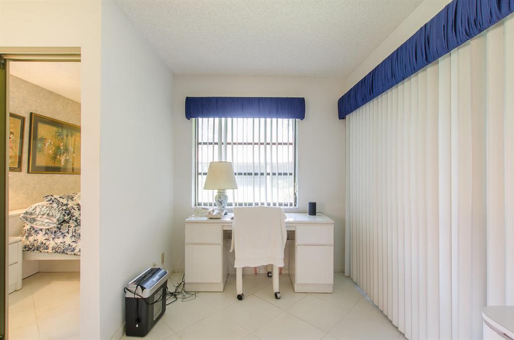 HUNTINGTON POINTE - Residential