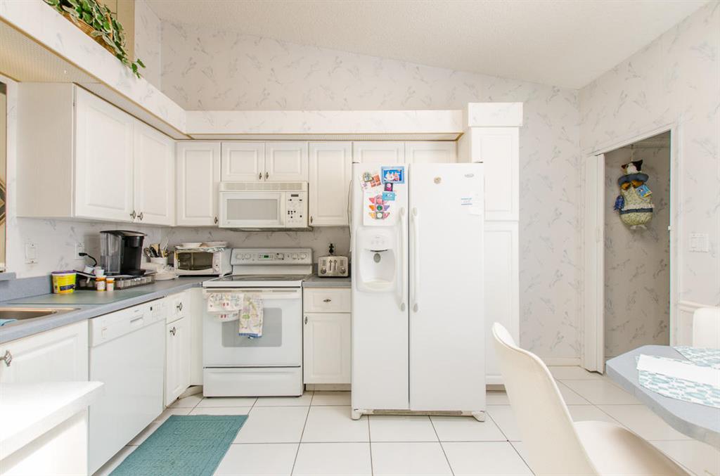 HUNTINGTON POINTE - Residential