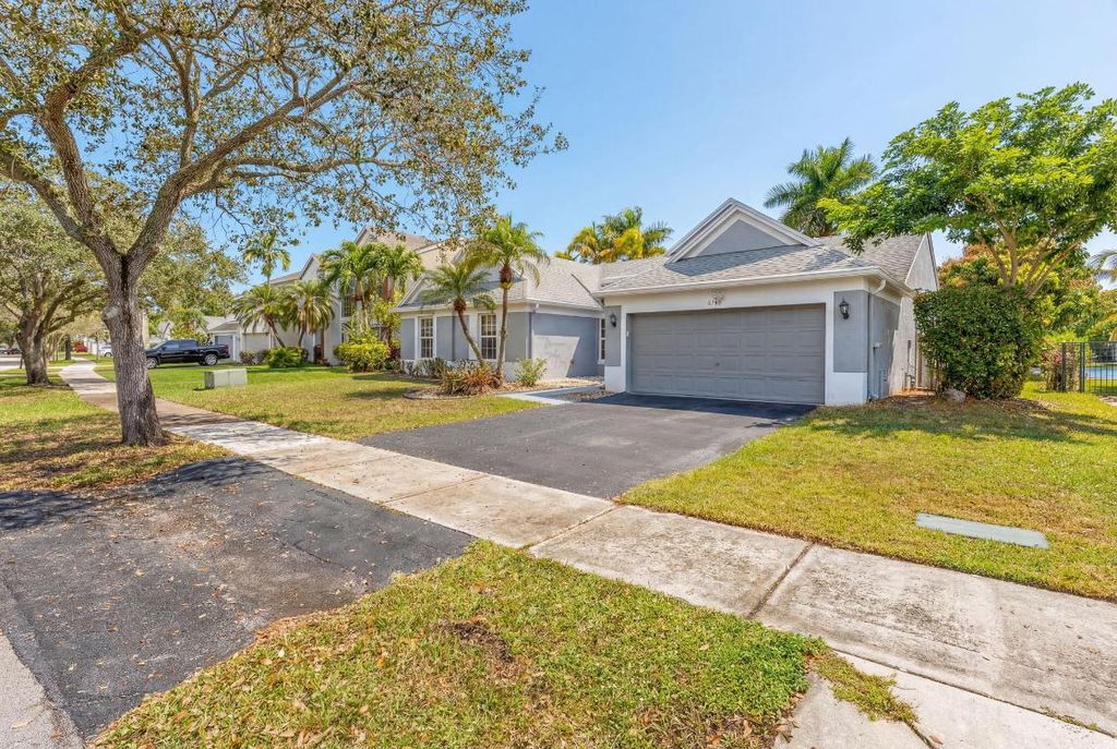 Photo of 10185 Grove Ln, Cooper City, FL 33328 (MLS # R11157902)