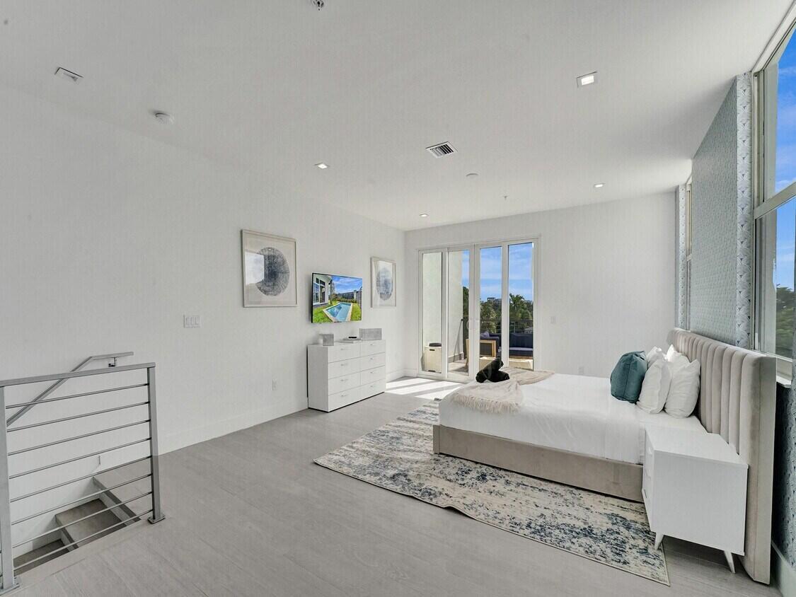 THE ENCLAVE AT LAKE RIDGE - Residential Lease