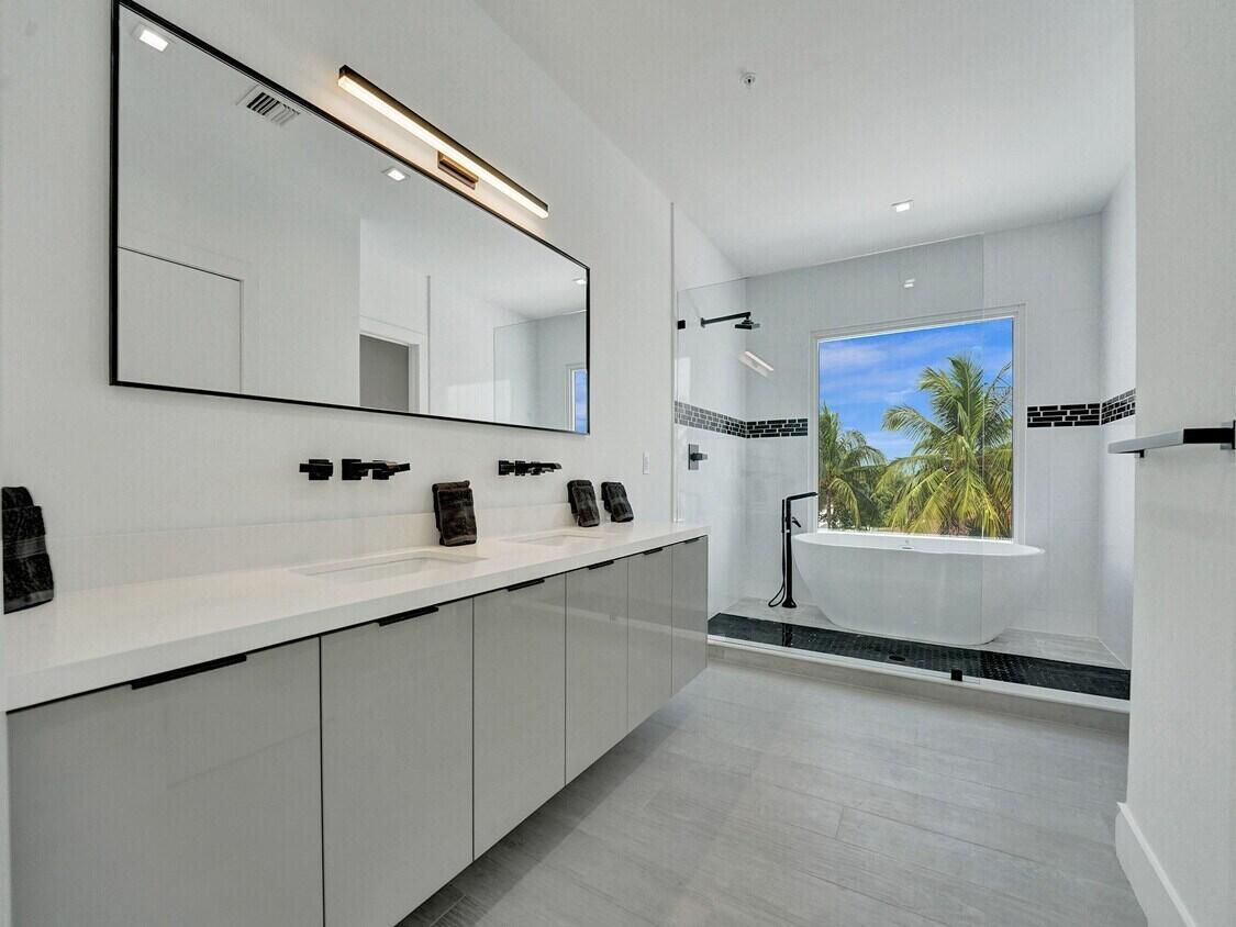 THE ENCLAVE AT LAKE RIDGE - Residential Lease