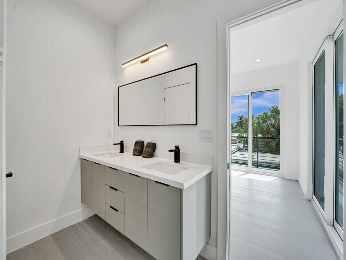 THE ENCLAVE AT LAKE RIDGE - Residential Lease