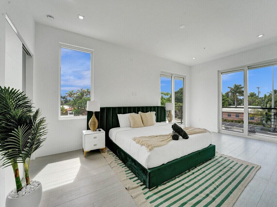 THE ENCLAVE AT LAKE RIDGE - Residential Lease