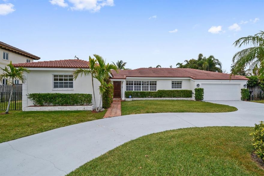 Move in or Renovate.  Wonderful 3 bedroom, 3 bath on 135' x 97' lot on quiet ''So-So'' street, open floor plan, large walk-in master closet.  Large Master Bedroom, spacious covered outdoor loggia and pool.  Home is also available for rent.