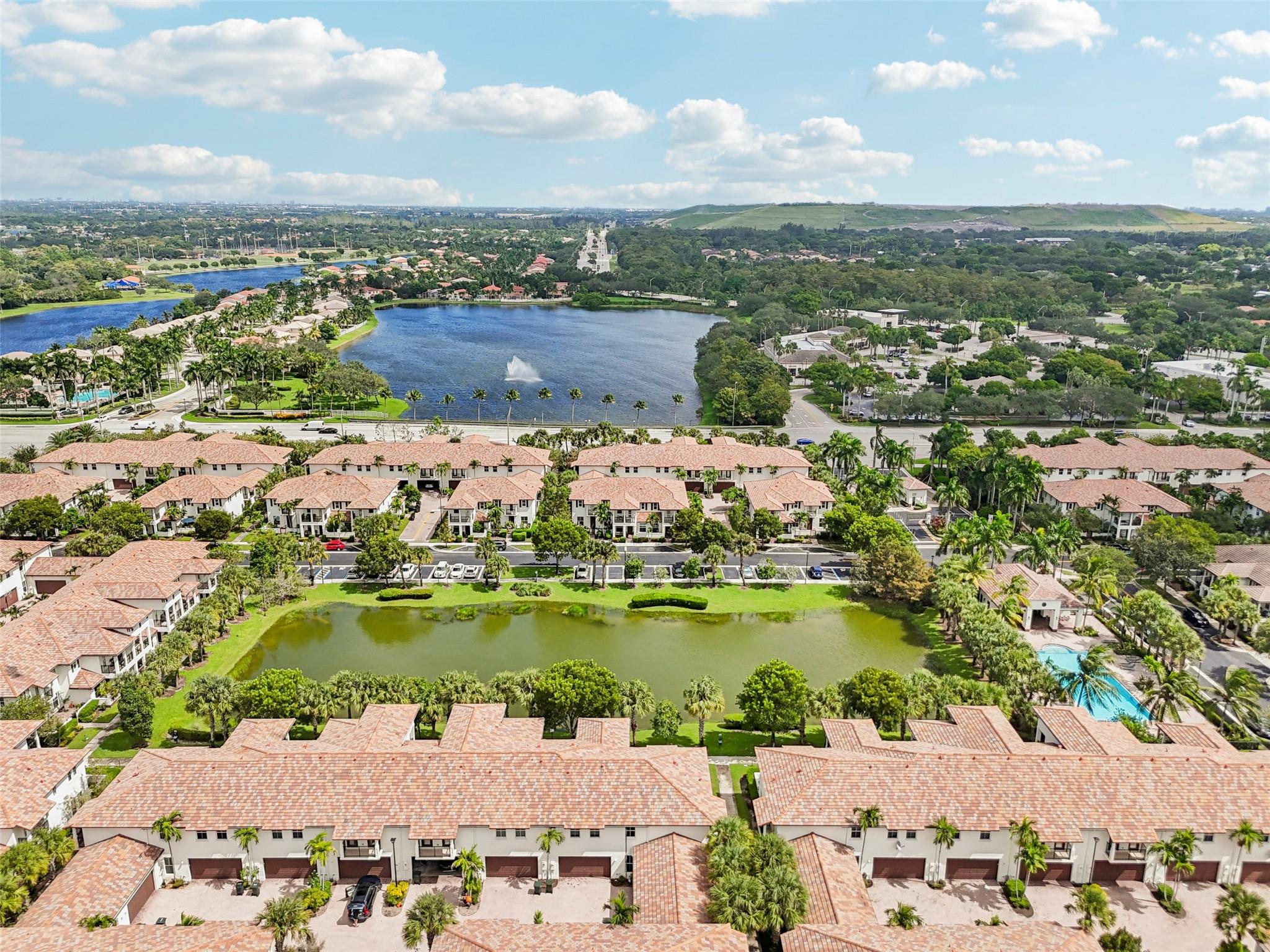 Paloma Lakes - Residential