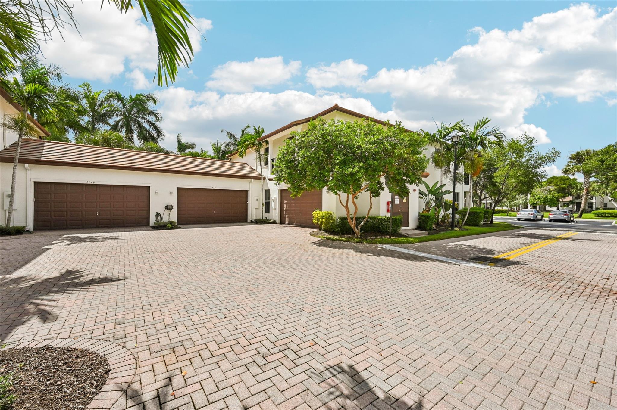 Paloma Lakes - Residential