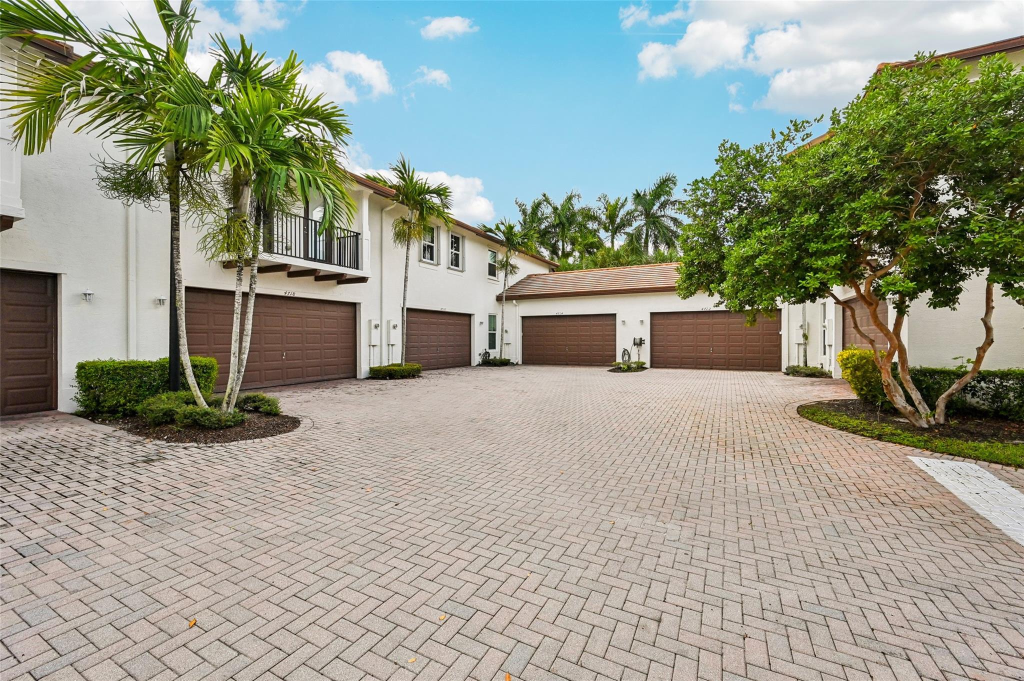 Paloma Lakes - Residential