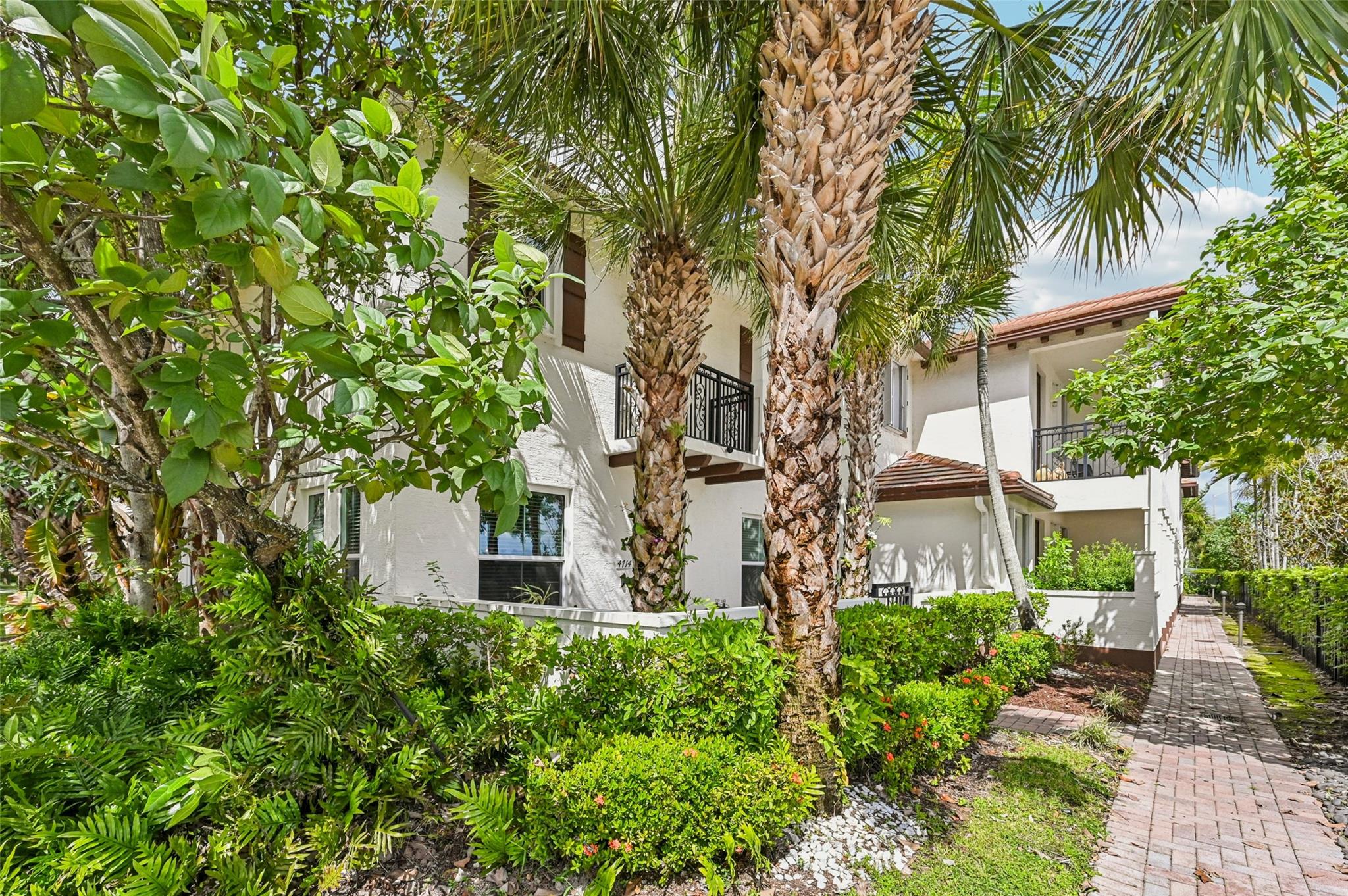 Paloma Lakes - Residential