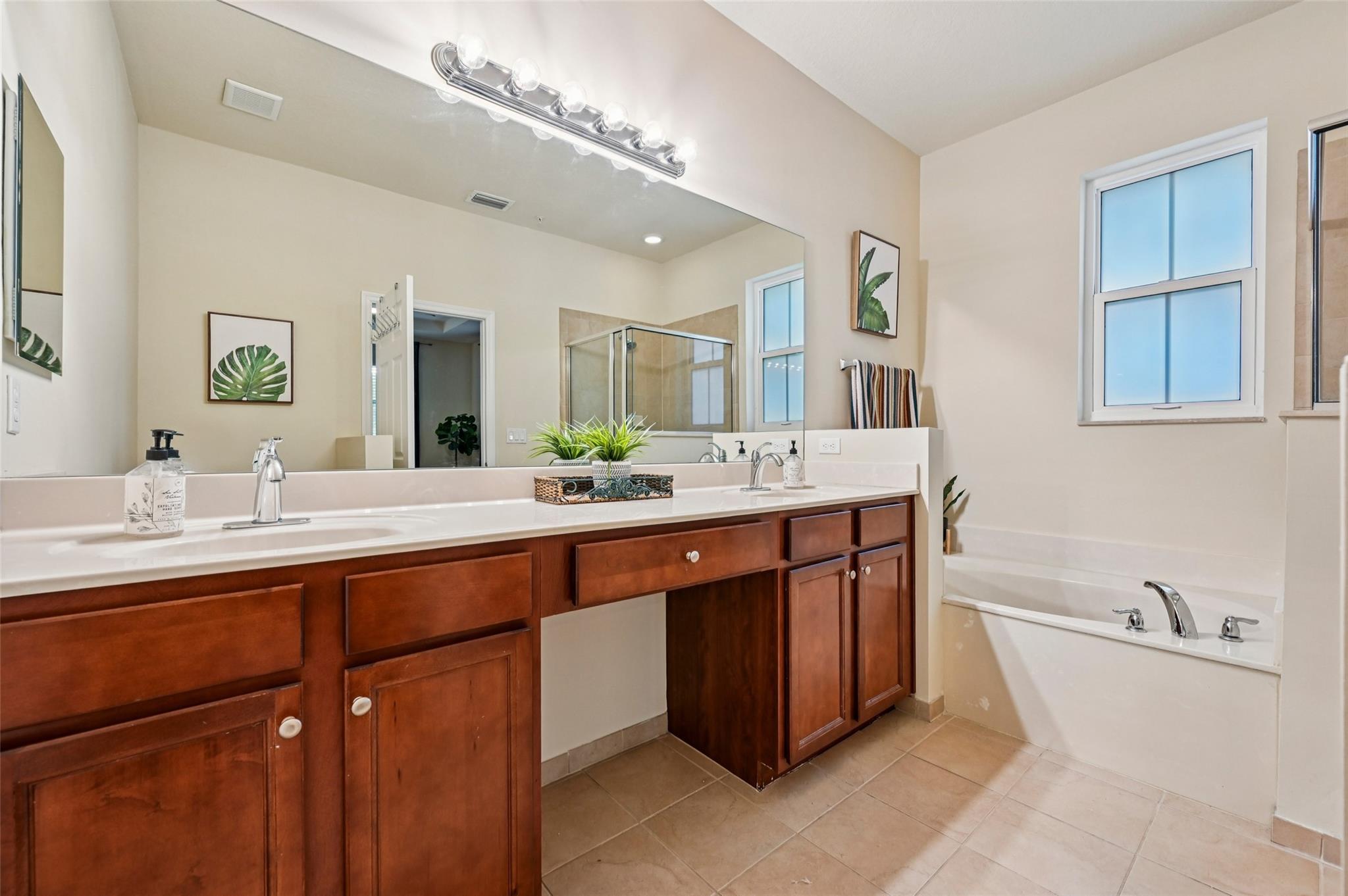 Paloma Lakes - Residential