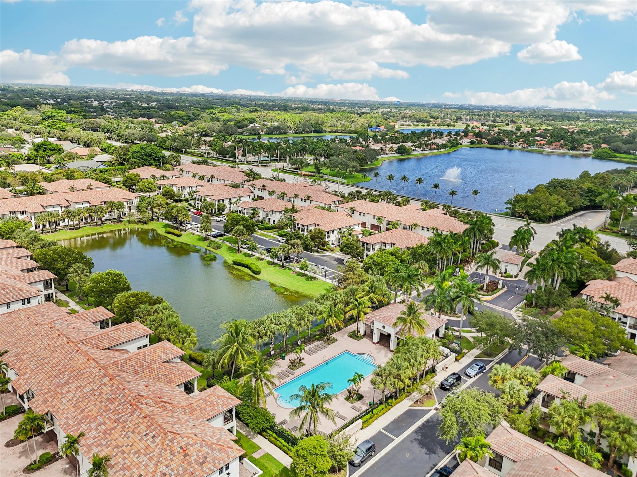 Paloma Lakes - Residential