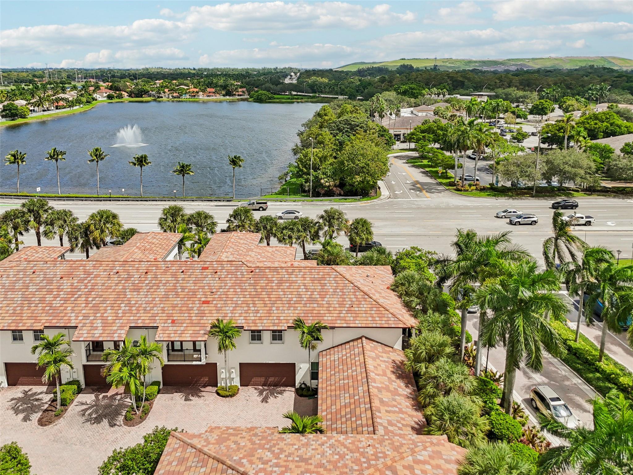 Paloma Lakes - Residential