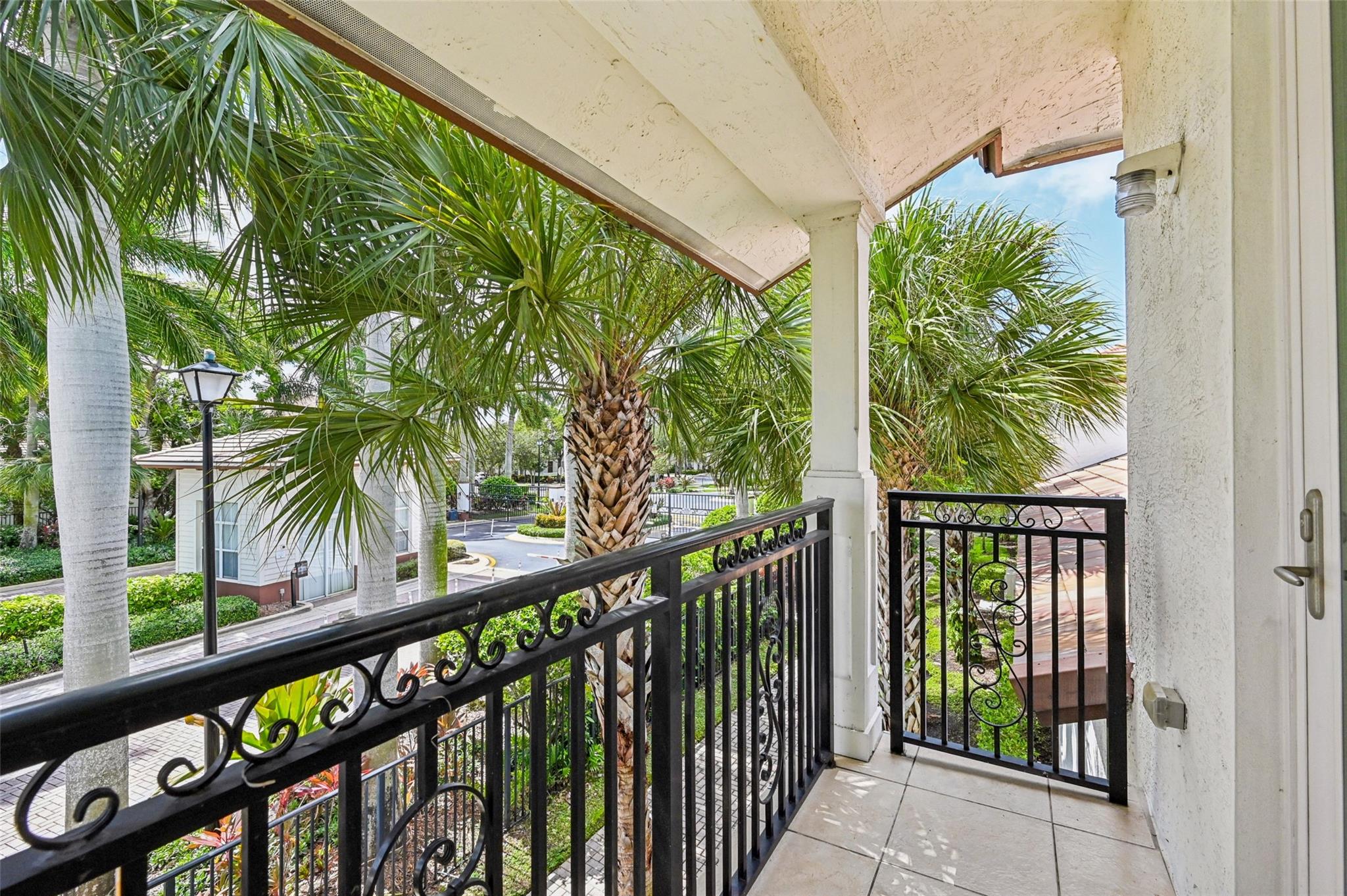 Paloma Lakes - Residential