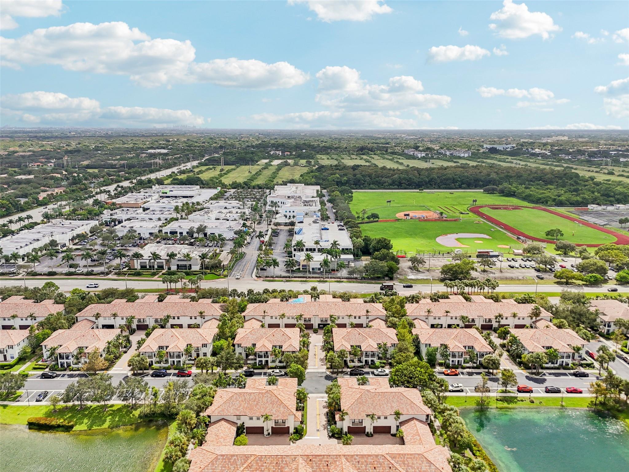 Paloma Lakes - Residential