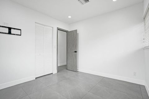 Tiny photo for 6700 E Tropical Way, Plantation, FL 33317 (MLS # B26001798)