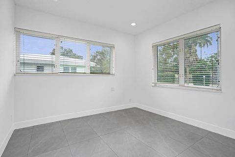 Tiny photo for 6700 E Tropical Way, Plantation, FL 33317 (MLS # B26001798)