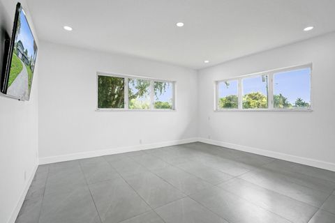 Tiny photo for 6700 E Tropical Way, Plantation, FL 33317 (MLS # B26001798)