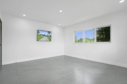 Tiny photo for 6700 E Tropical Way, Plantation, FL 33317 (MLS # B26001798)