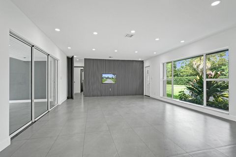 Tiny photo for 6700 E Tropical Way, Plantation, FL 33317 (MLS # B26001798)