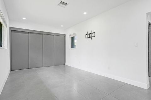 Tiny photo for 6700 E Tropical Way, Plantation, FL 33317 (MLS # B26001798)