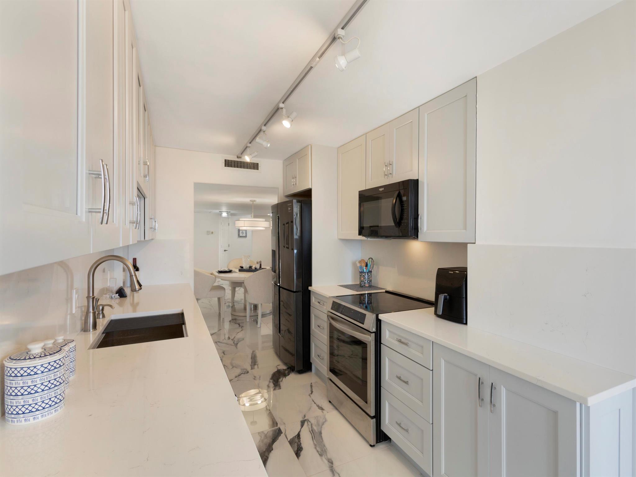 COTE D AZUR CONDO - Residential
