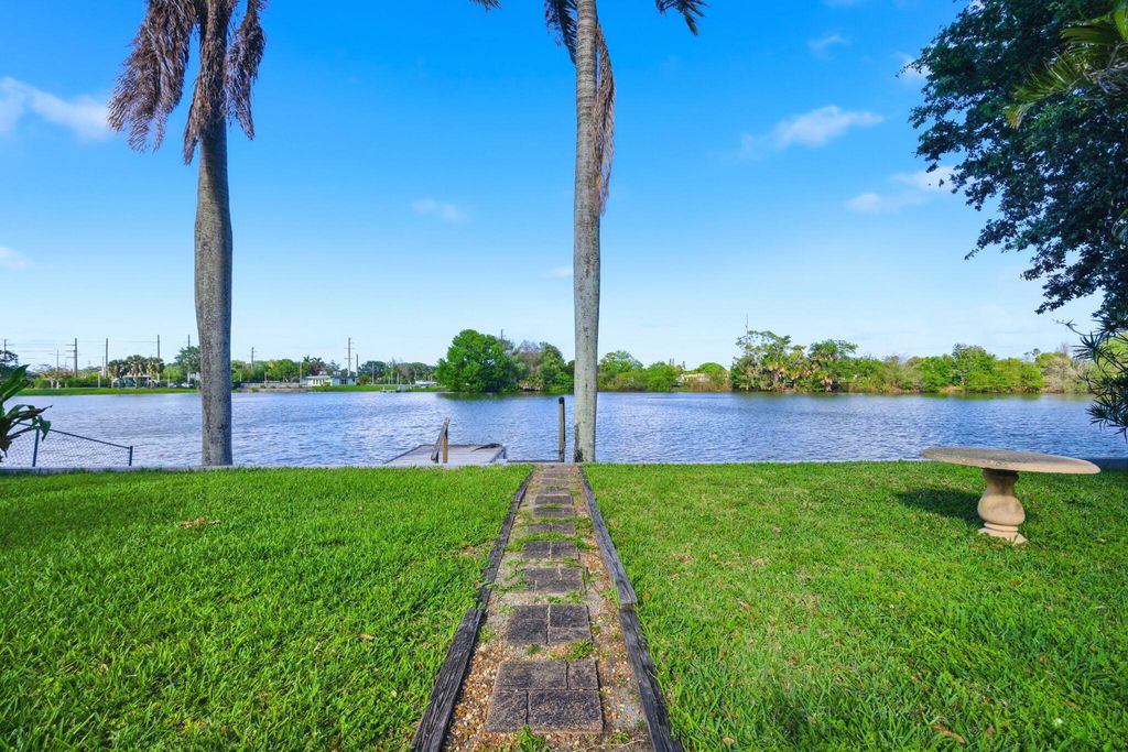 Photo of 3019 N 57th Drive, Hollywood, FL 33021 (MLS # B26002405)