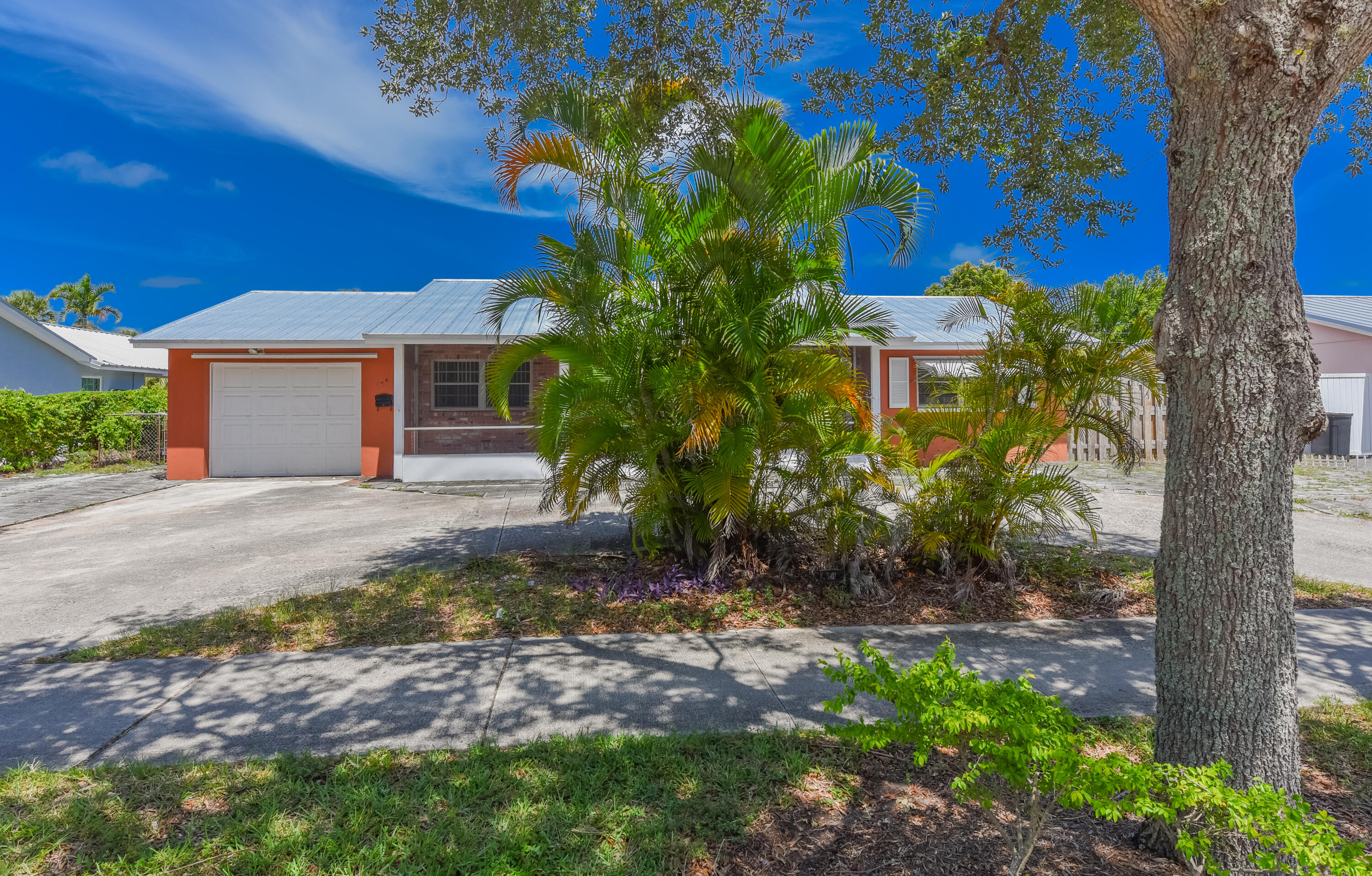 NORTH PALM BEACH VILLAGE OF 6 - Residential