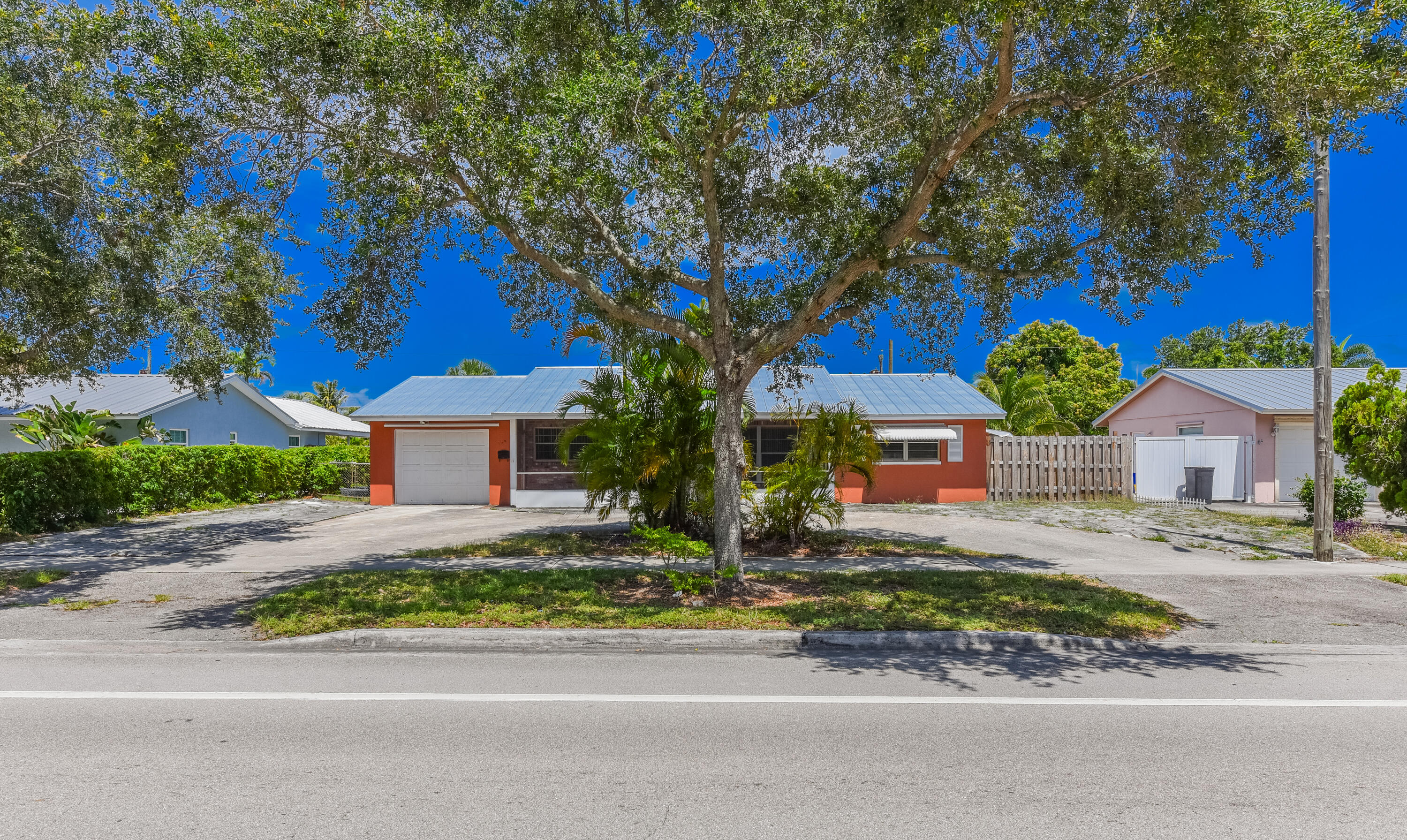 NORTH PALM BEACH VILLAGE OF 6 - Residential