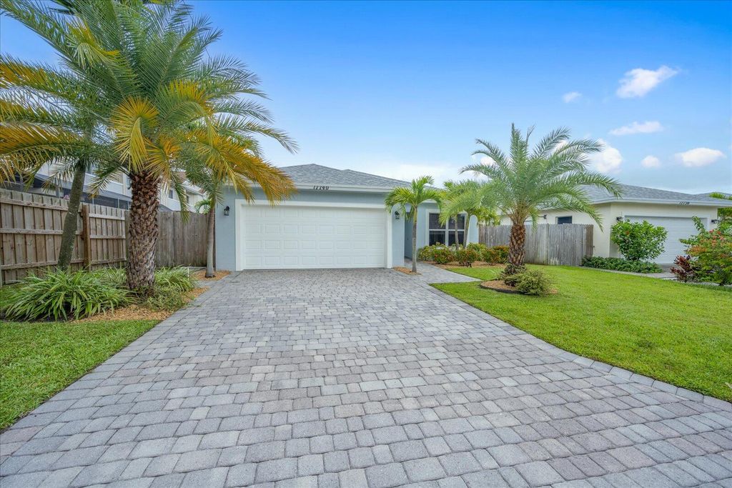 Photo of 17740 Cornelia Avenue, Jupiter, FL 33458 (MLS # R10806804)