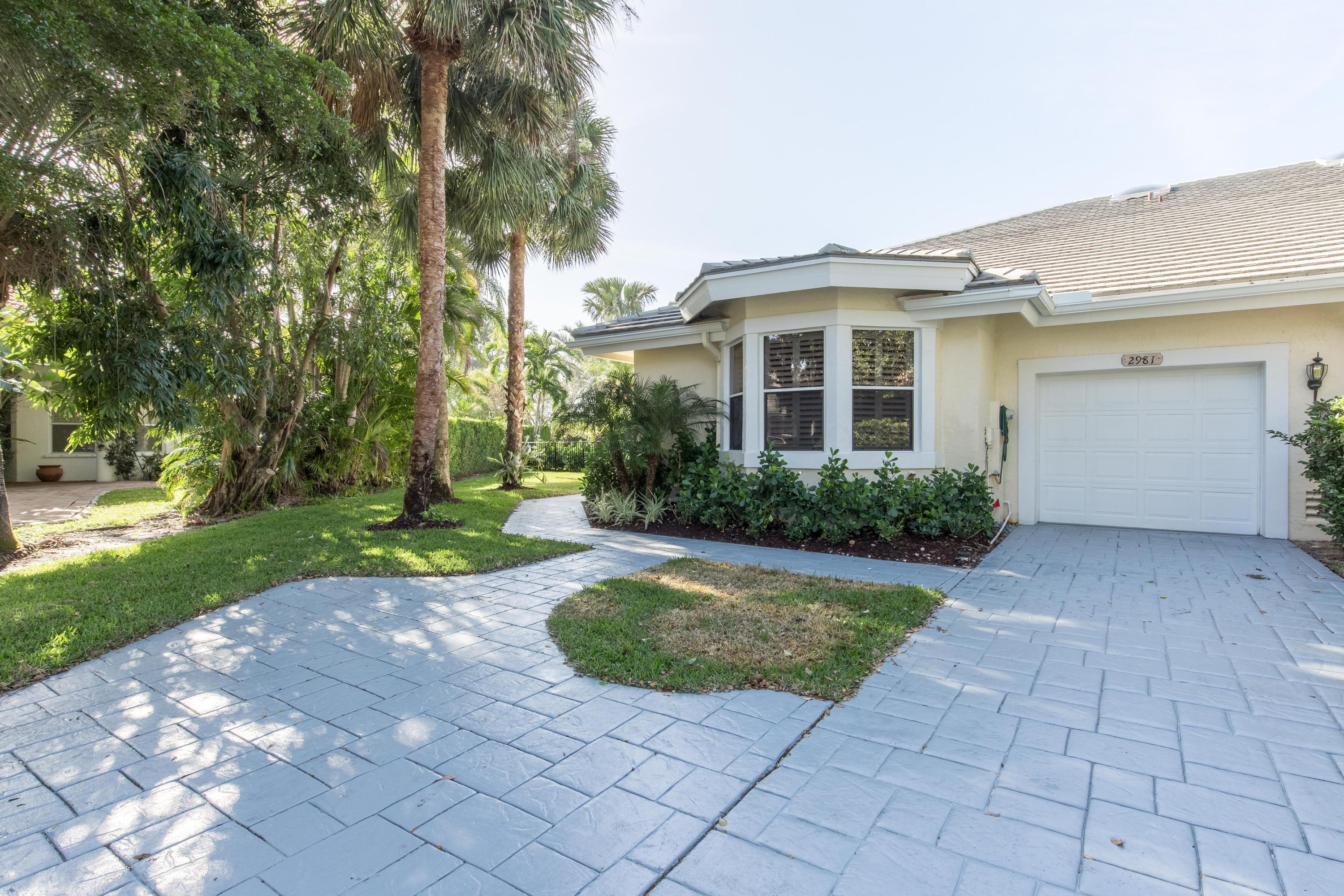 SHADY OAKS OF PALM BEACH POLO & COUNTRY - Residential