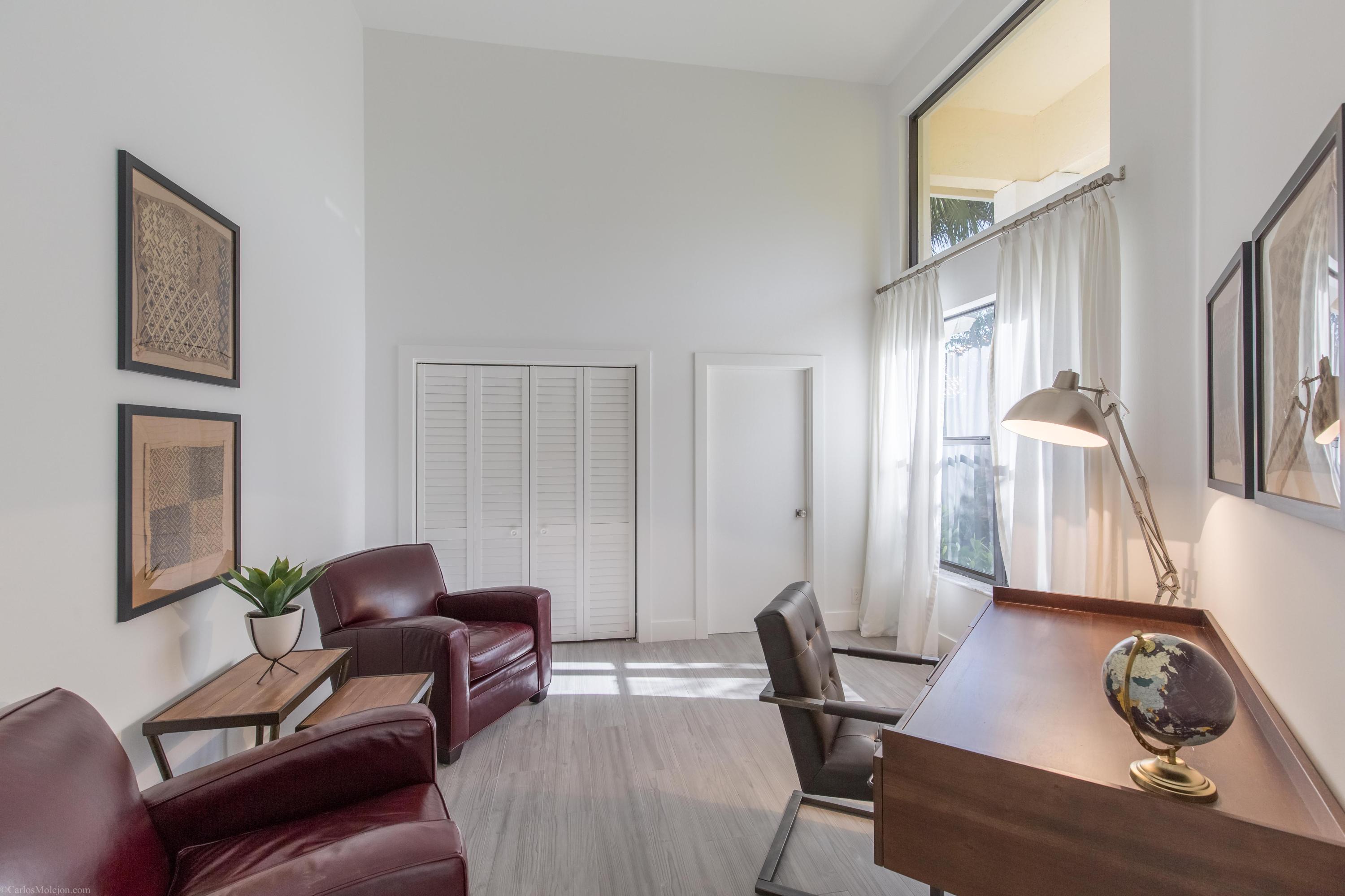 SHADY OAKS OF PALM BEACH POLO & COUNTRY - Residential