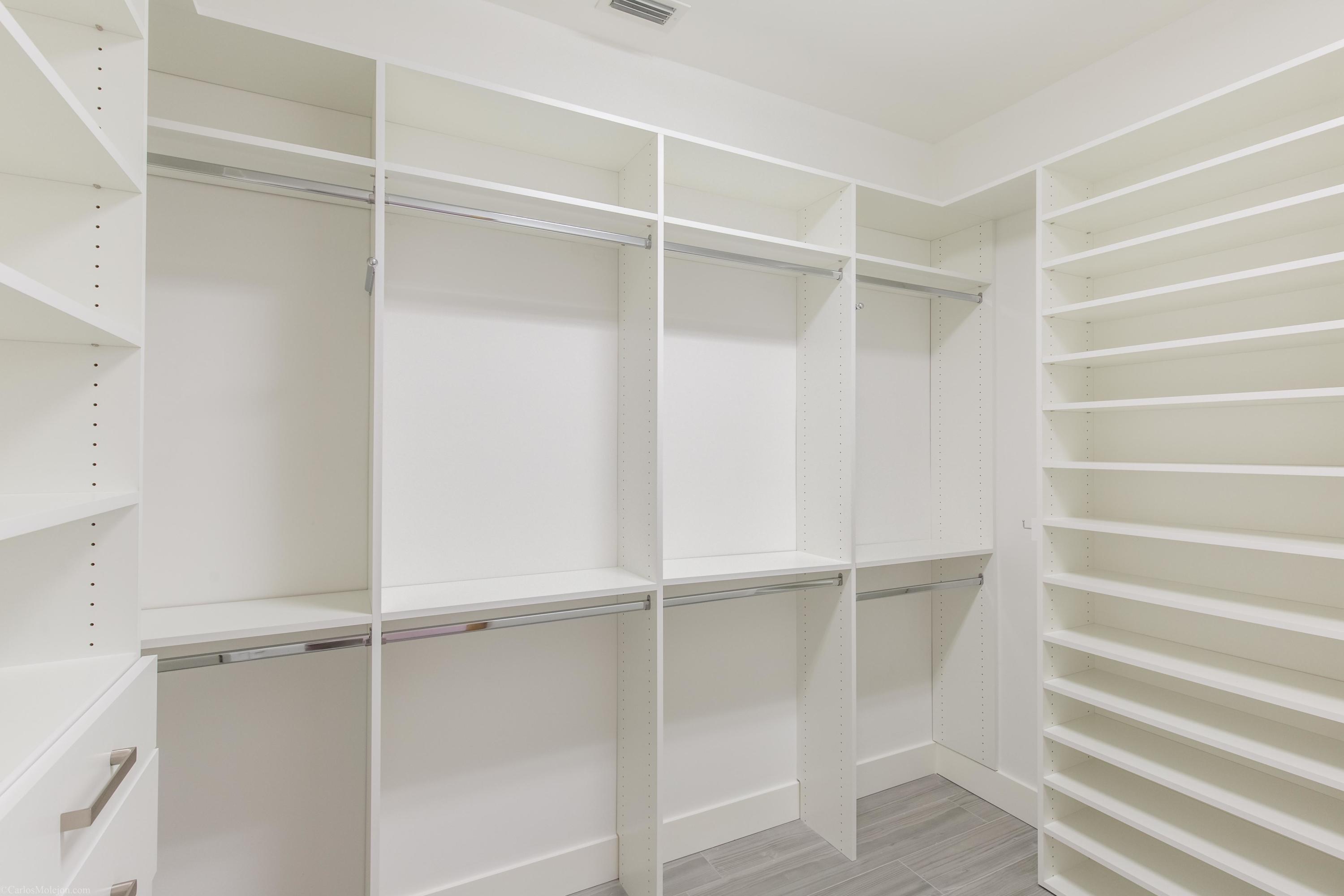 SHADY OAKS OF PALM BEACH POLO & COUNTRY - Residential