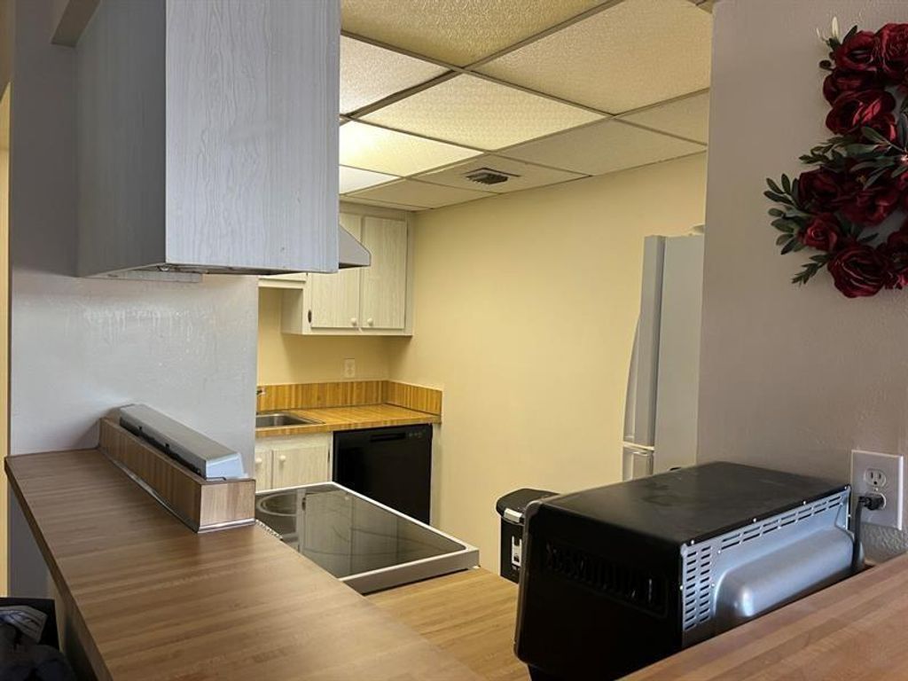 Photo of 1807 Fairview Villas Drive #3, Palm Springs, FL 33406 (MLS # B26009536)