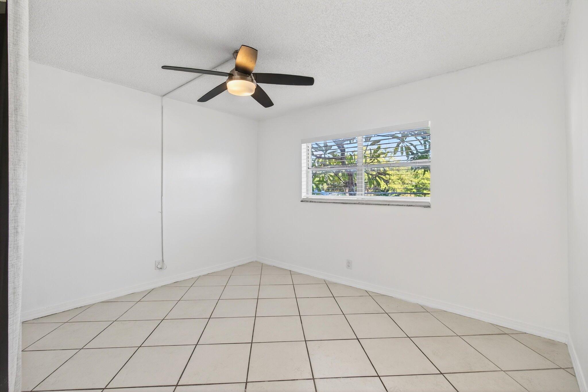 BOCA TOWNE CENTRE - Residential Lease