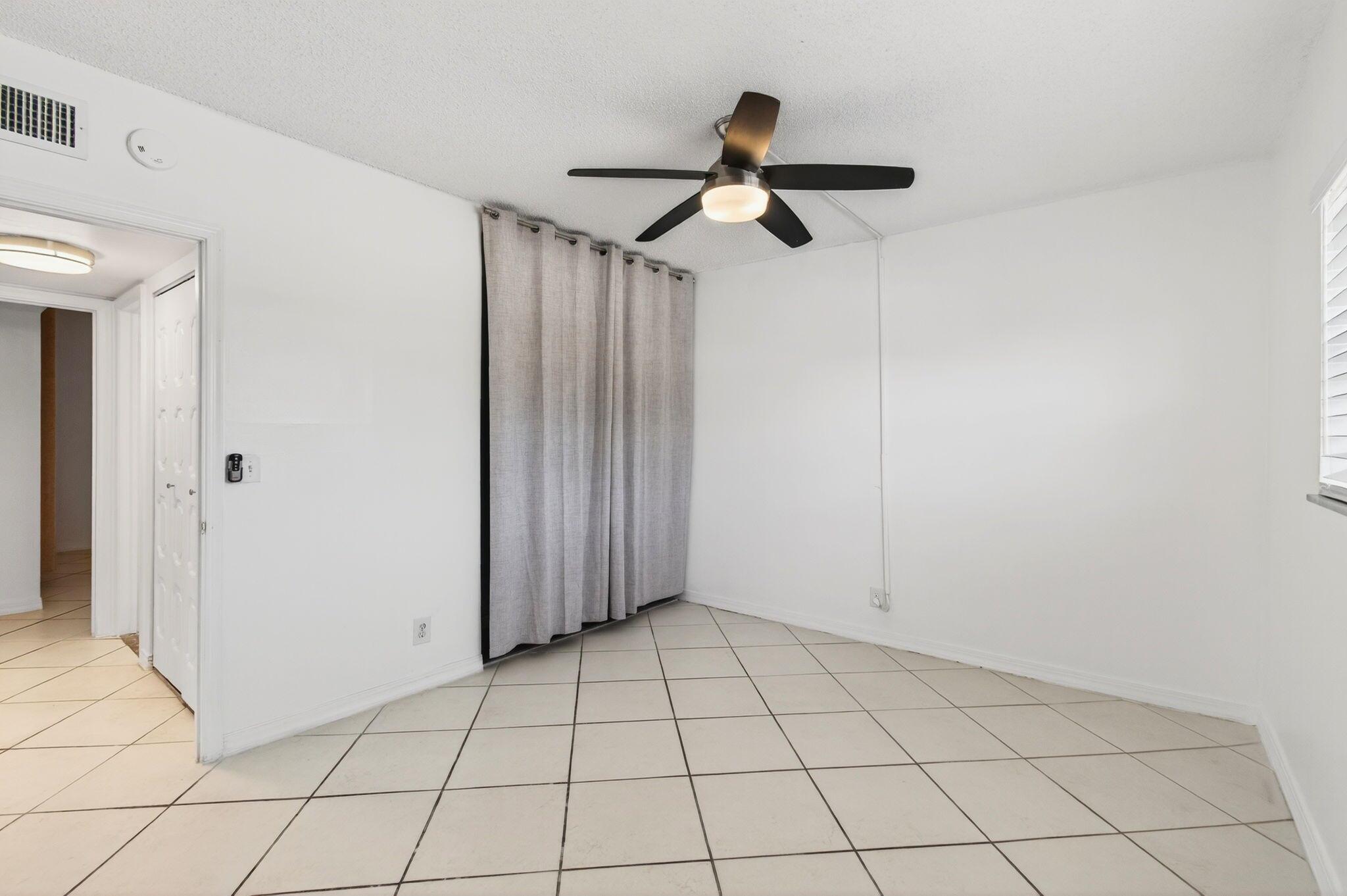 BOCA TOWNE CENTRE - Residential Lease