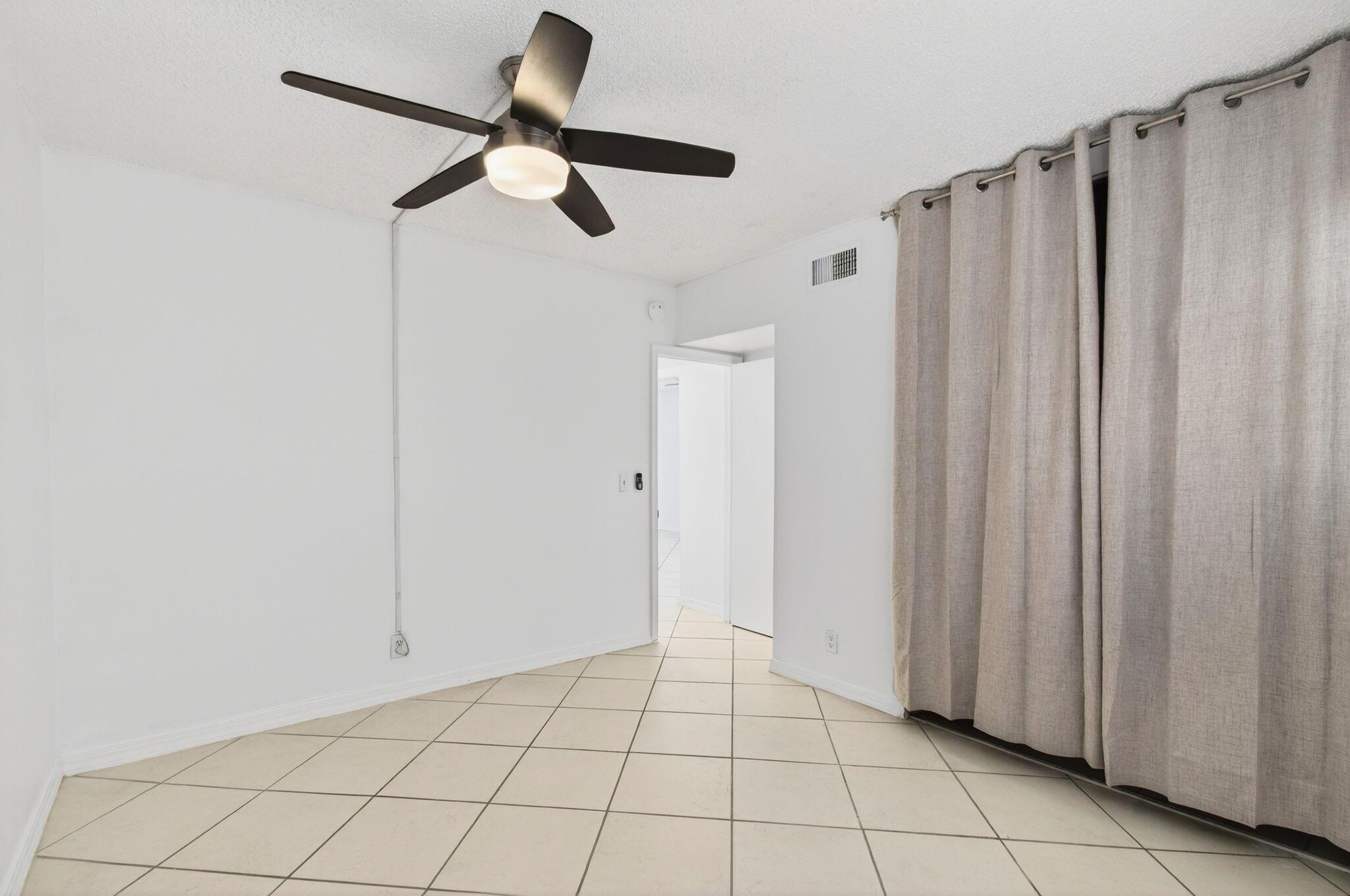 BOCA TOWNE CENTRE - Residential Lease