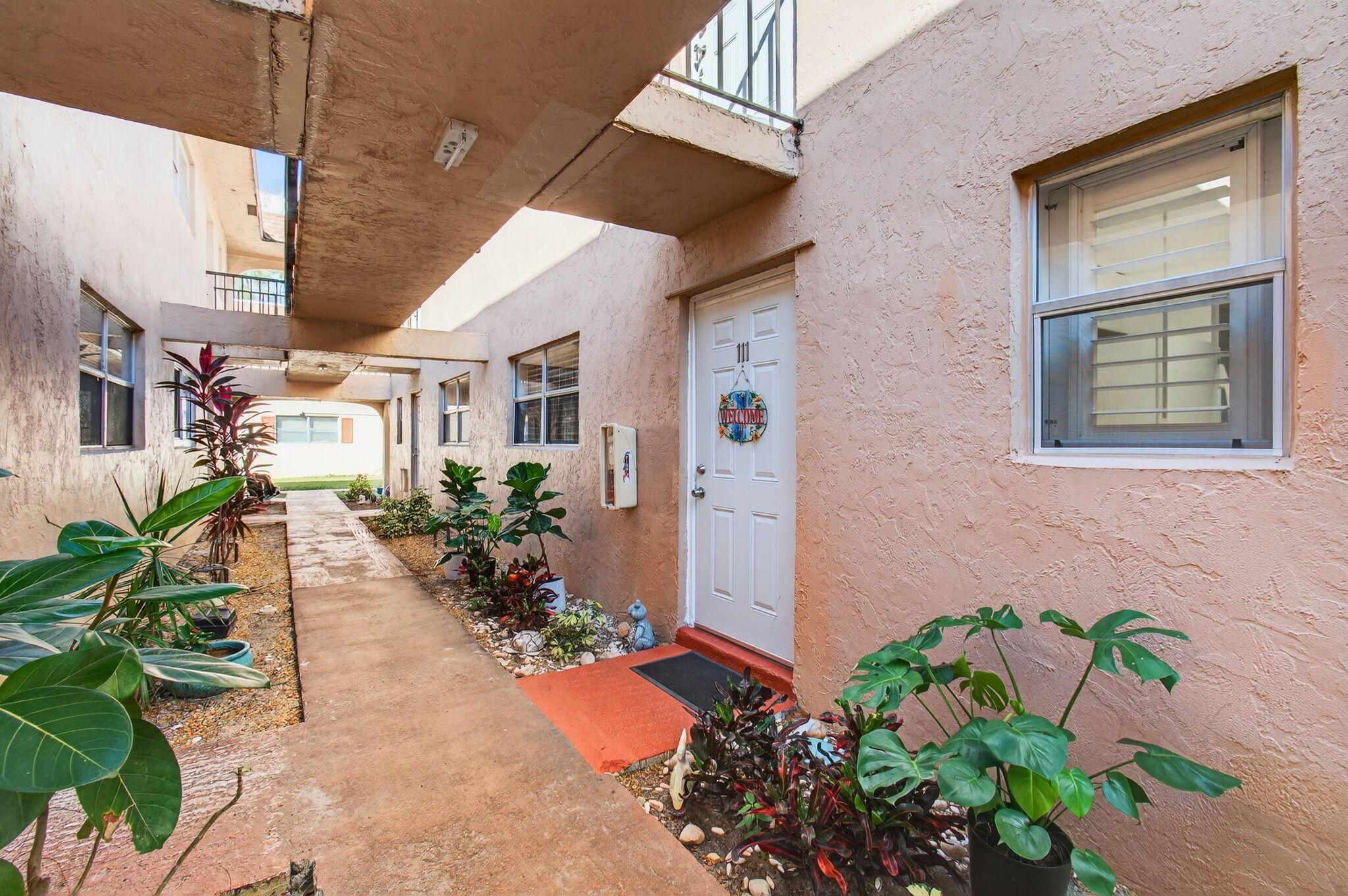 BOCA TOWNE CENTRE - Residential Lease