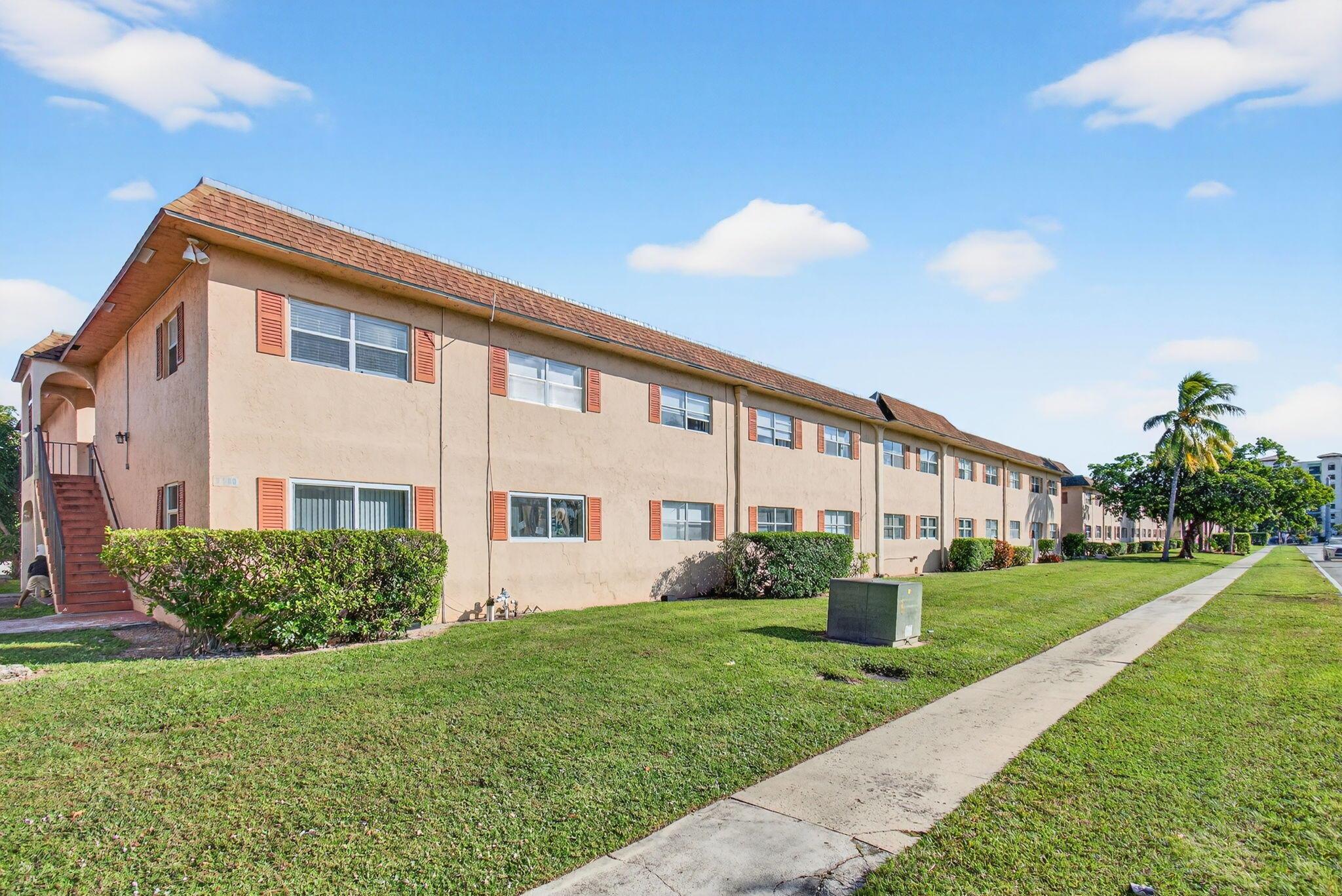 BOCA TOWNE CENTRE - Residential Lease