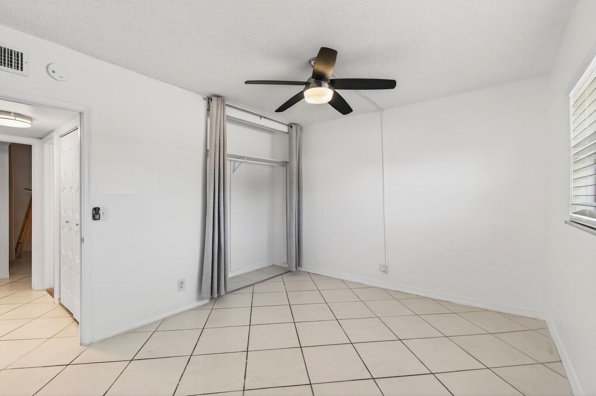 BOCA TOWNE CENTRE - Residential Lease