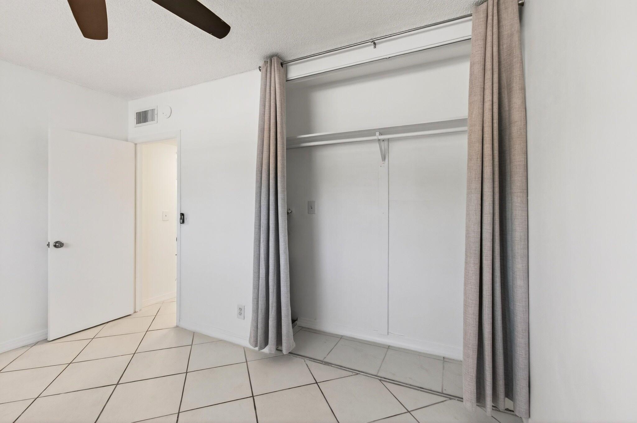 BOCA TOWNE CENTRE - Residential Lease