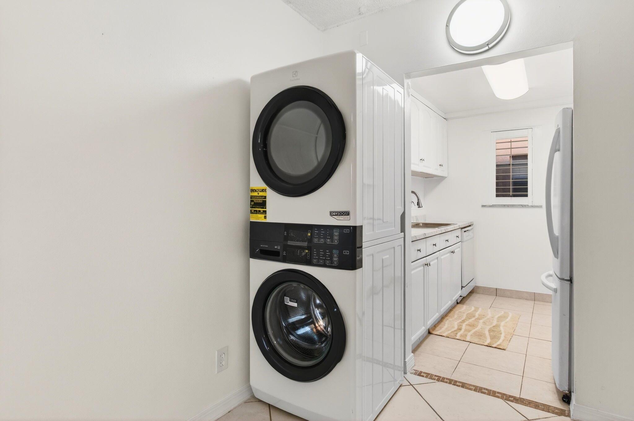 BOCA TOWNE CENTRE - Residential Lease