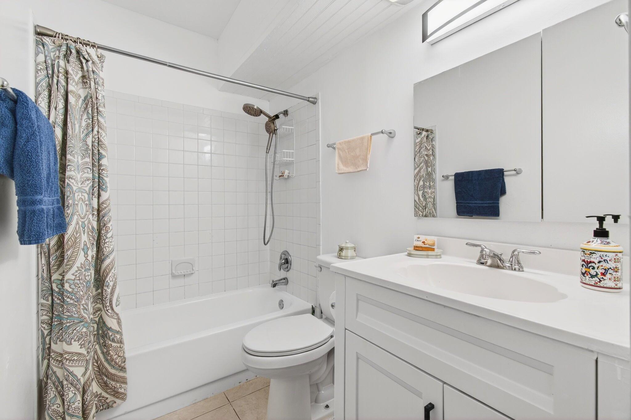 BOCA TOWNE CENTRE - Residential Lease