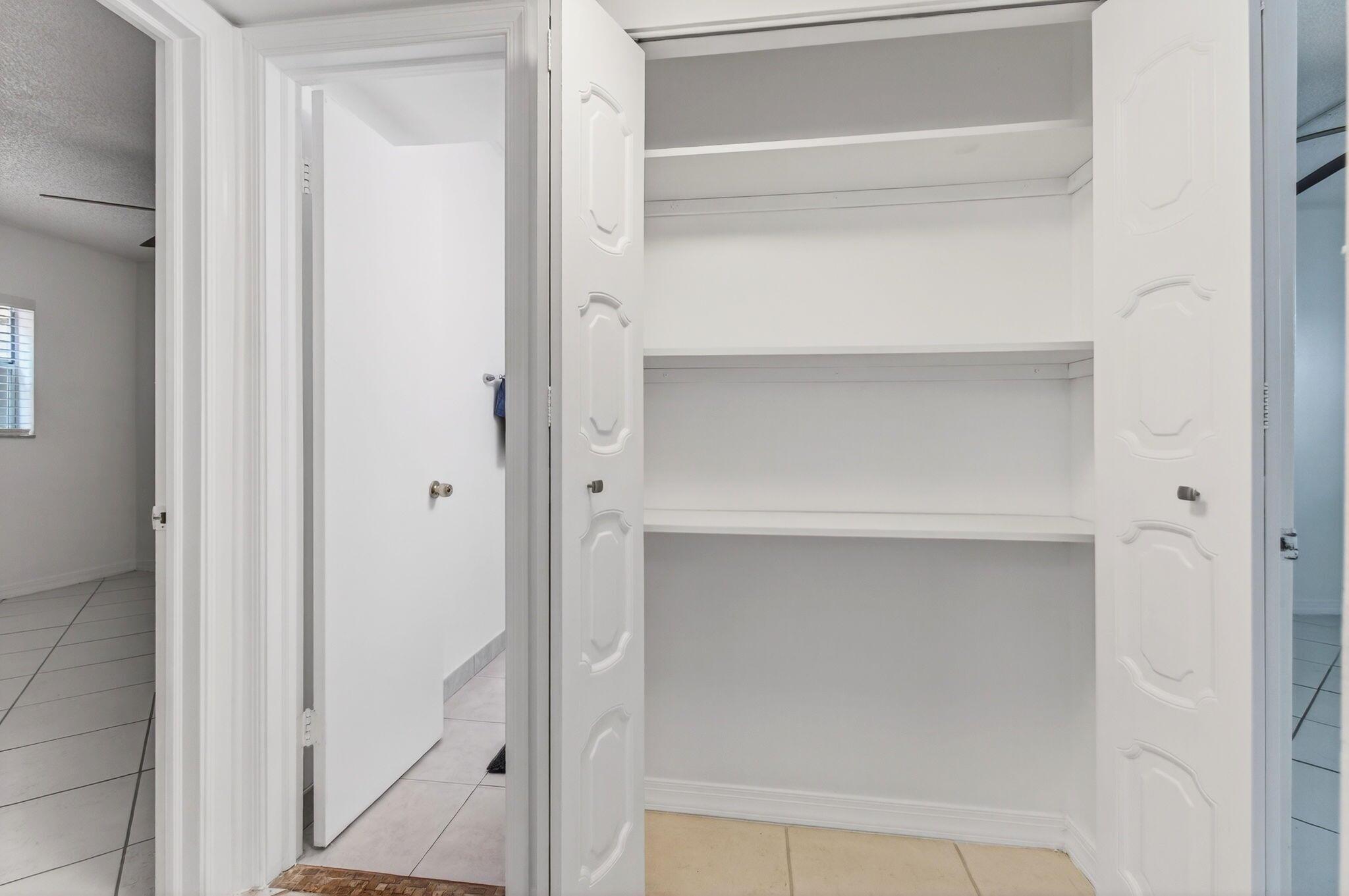 BOCA TOWNE CENTRE - Residential Lease