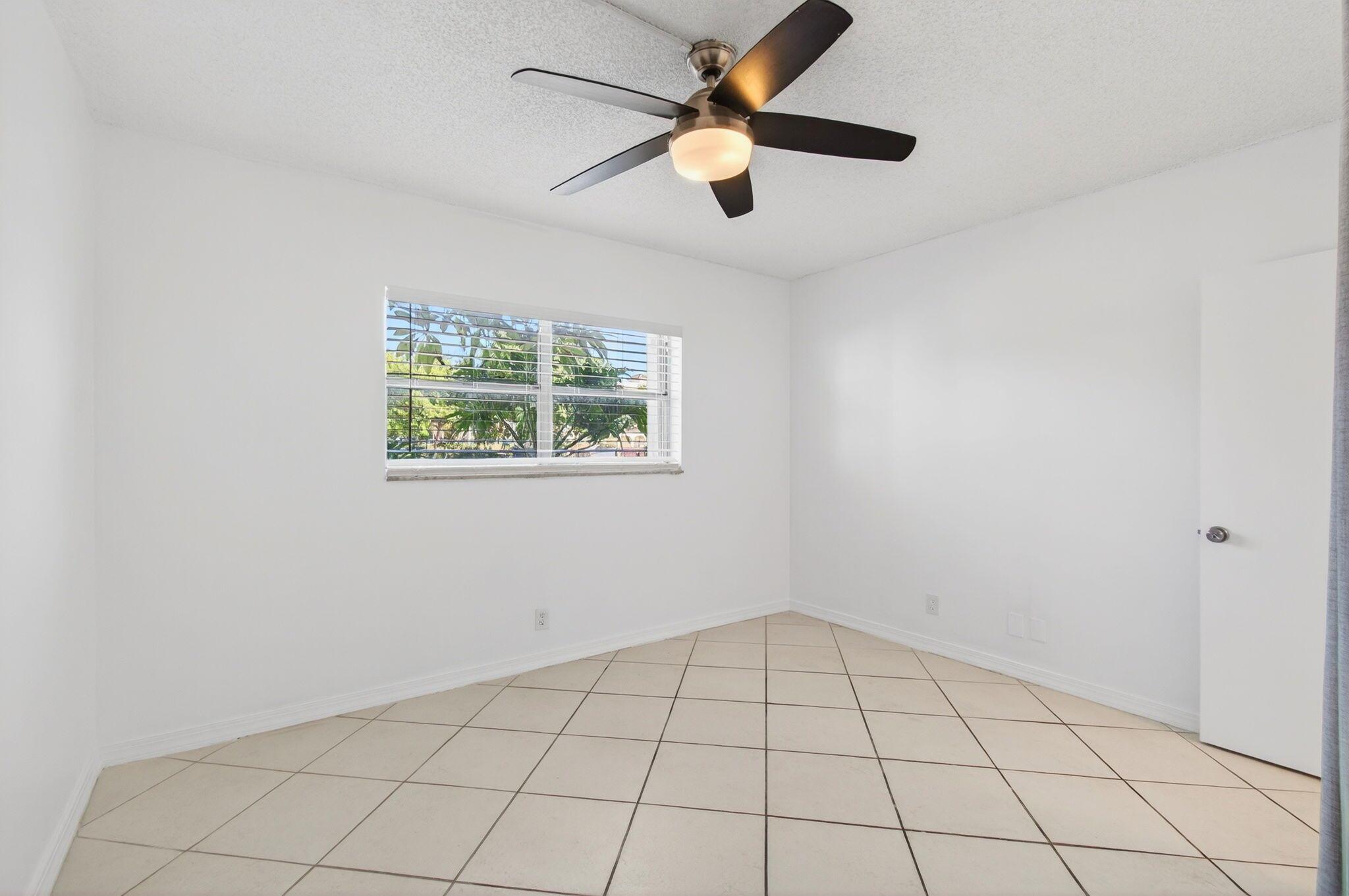 BOCA TOWNE CENTRE - Residential Lease