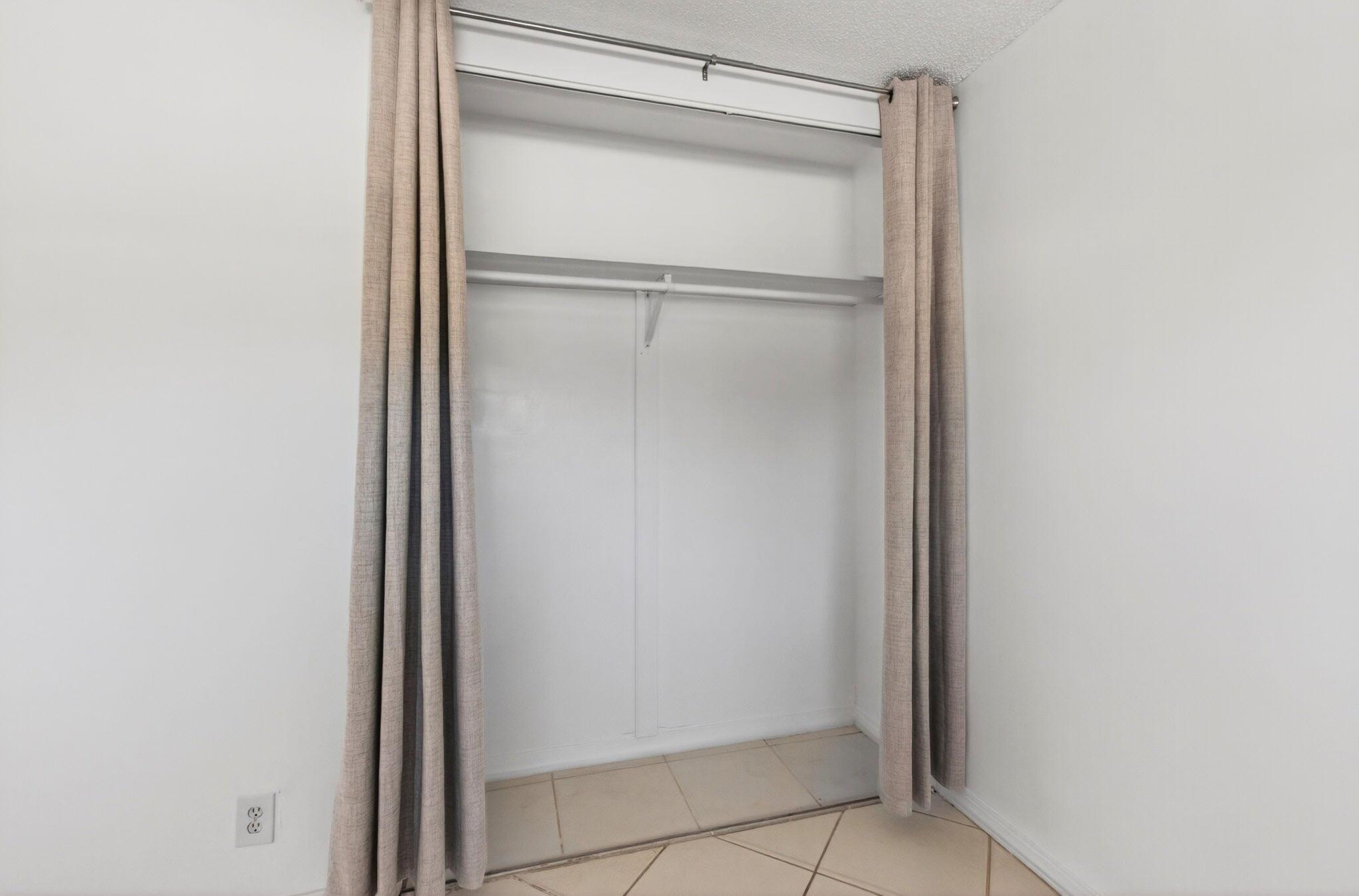 BOCA TOWNE CENTRE - Residential Lease