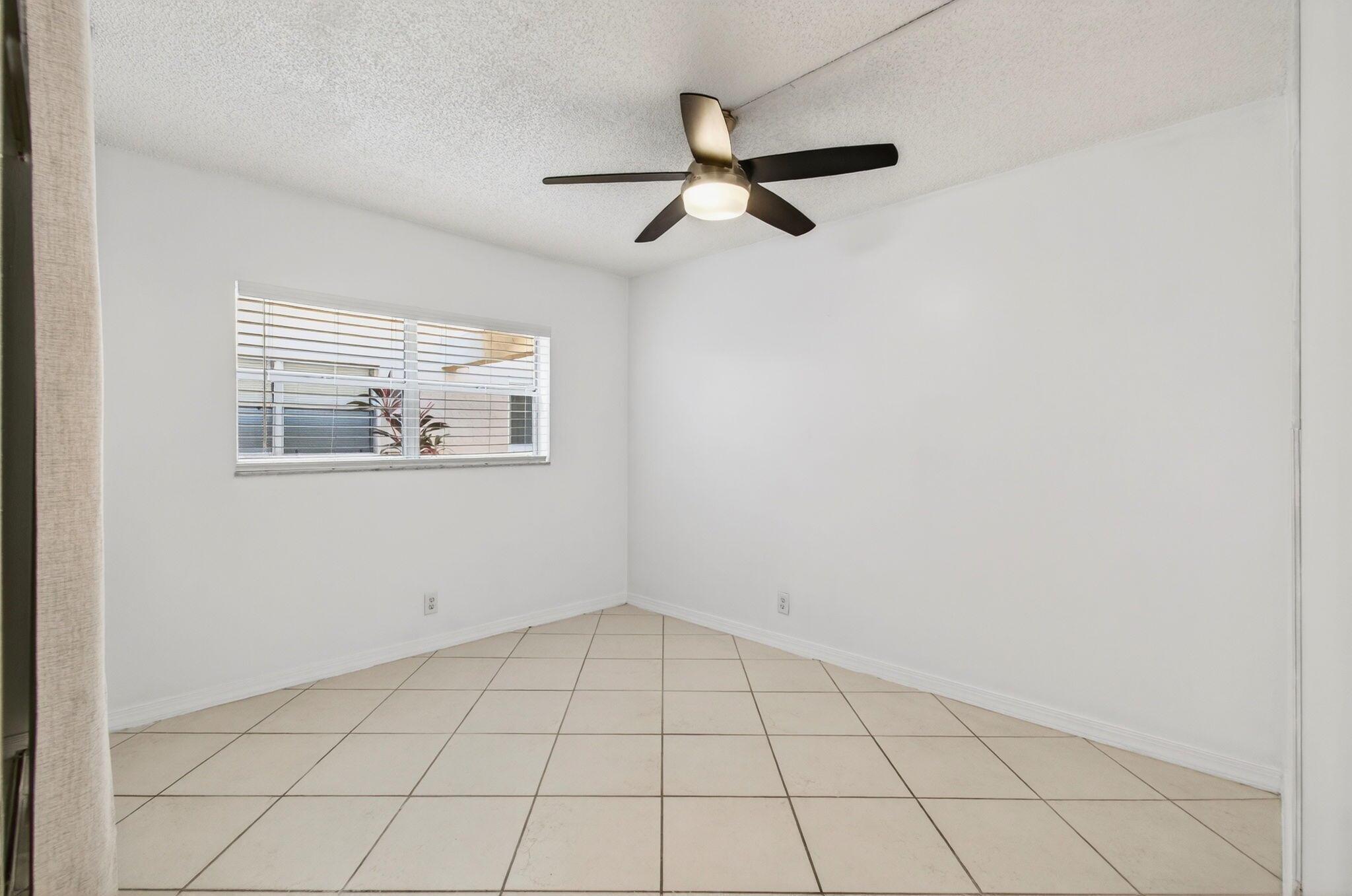 BOCA TOWNE CENTRE - Residential Lease