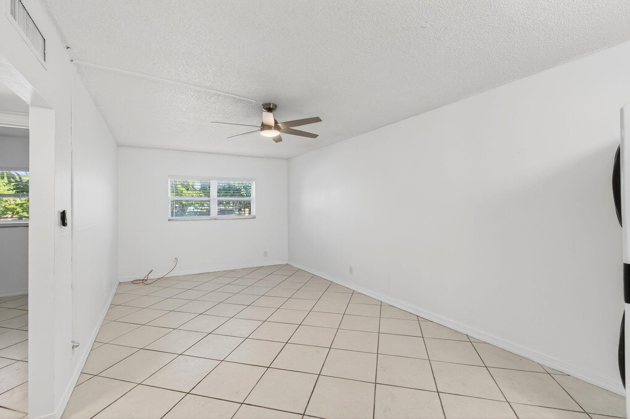 BOCA TOWNE CENTRE - Residential Lease