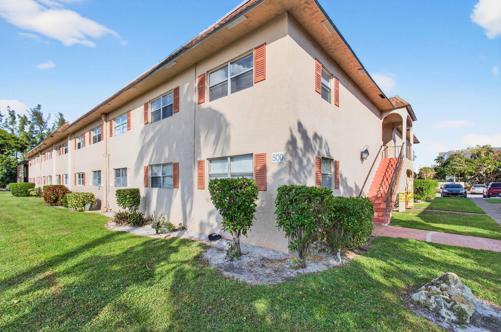 BOCA TOWNE CENTRE - Residential Lease