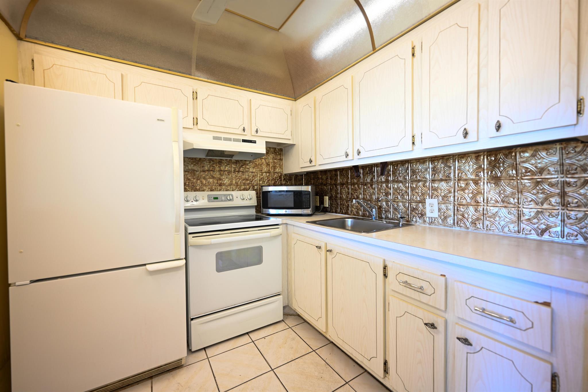 205 Mansfield E