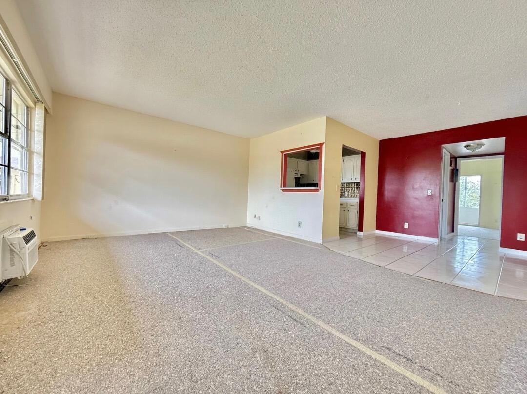 205 Mansfield E